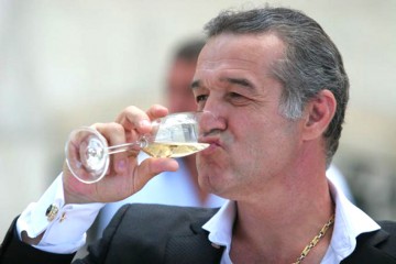Primarul din Hațeg: Nu am discutat cu Gigi Becali despre cumpărarea terenului din jurul Mănăstirii Prislop